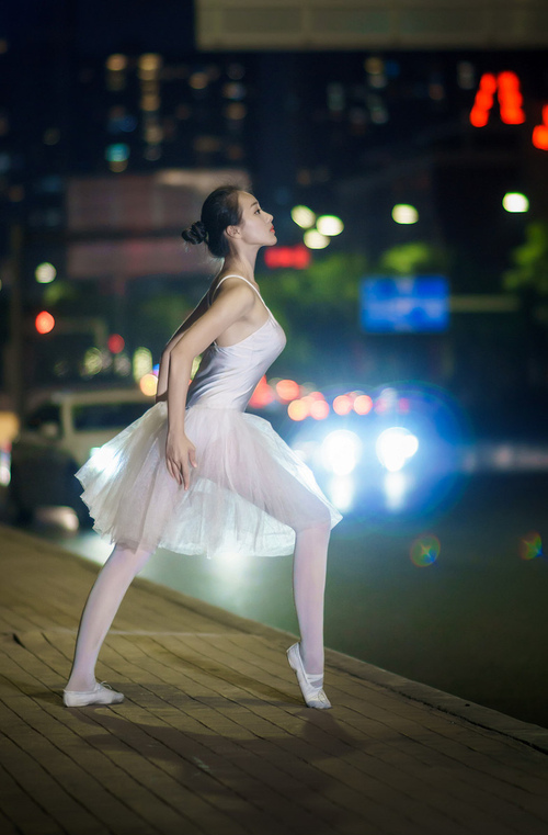 爱游戏登录入口-智能反应训练系统提升选手的快速反应能力，反应能力操