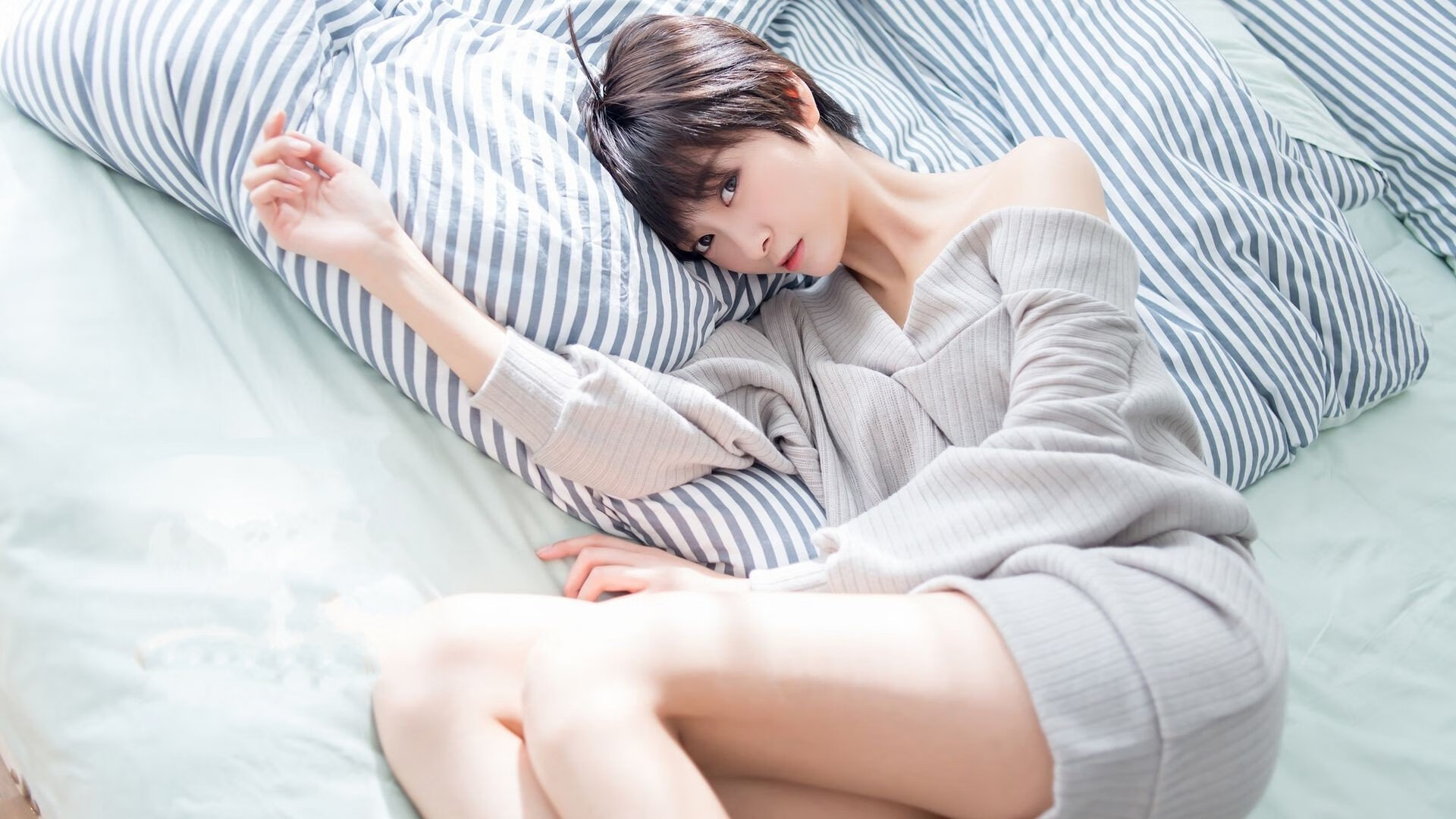 德甲冠军争夺:豪强决斗的焦点已聚集,德甲榜首大战