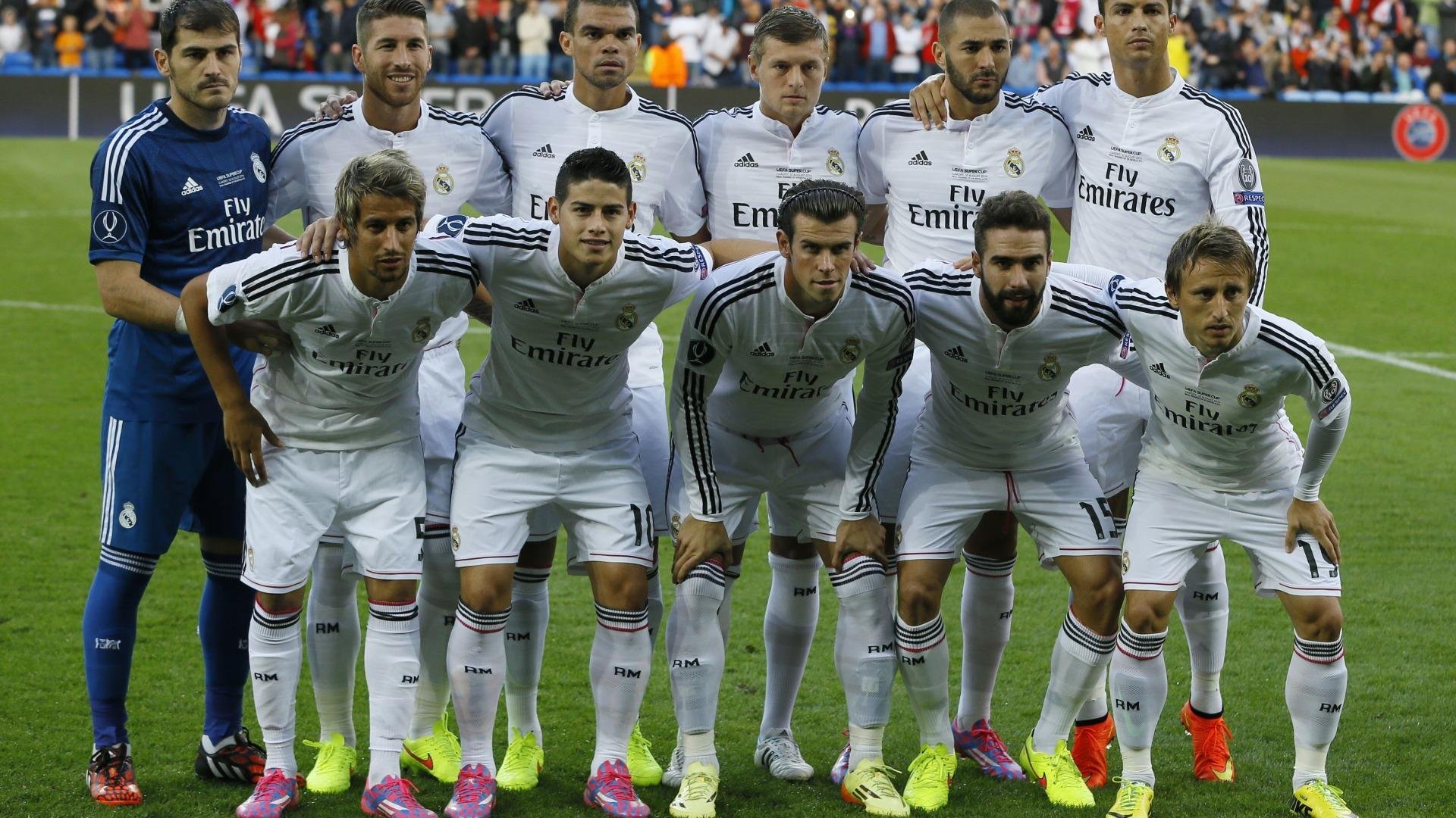 “场外趣事：明星球员的暖心生活”，明星球员足球